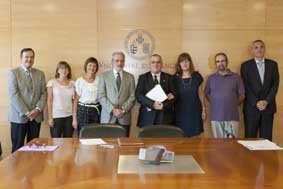 During the agreement signing with Cocemfe-València.